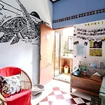 Alexiz Hostel