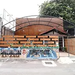 Alexiz Hostel